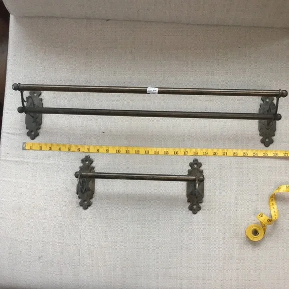 Matching Vintage Towel Racks - Picture 2 of 9